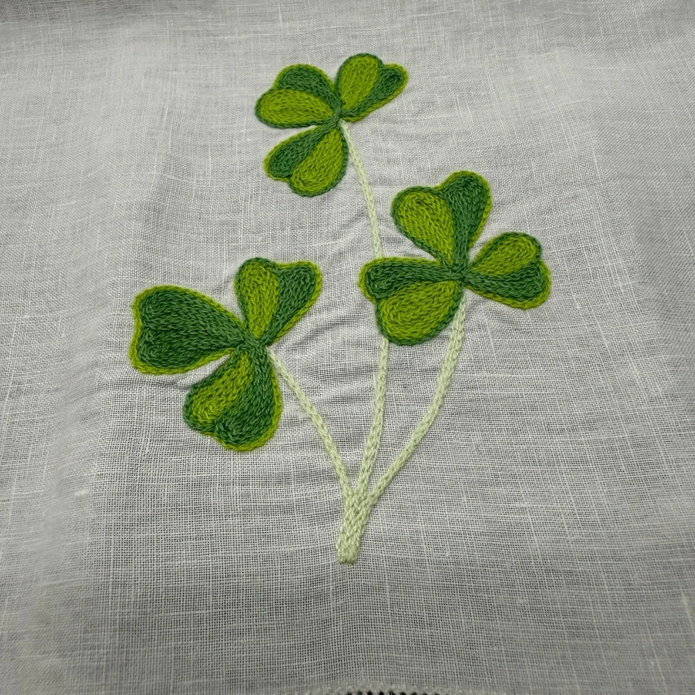 Vintage, 3 White Madeira Linen , Embroidered Shamrock Finger Tip Guest Towels